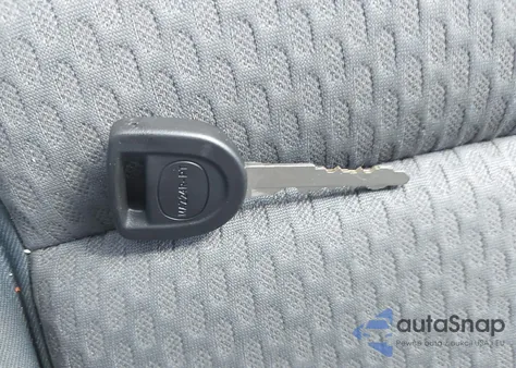 2005 Mazda Mazda3 I из США, поврежденный, VIN JM1BK12F851326995